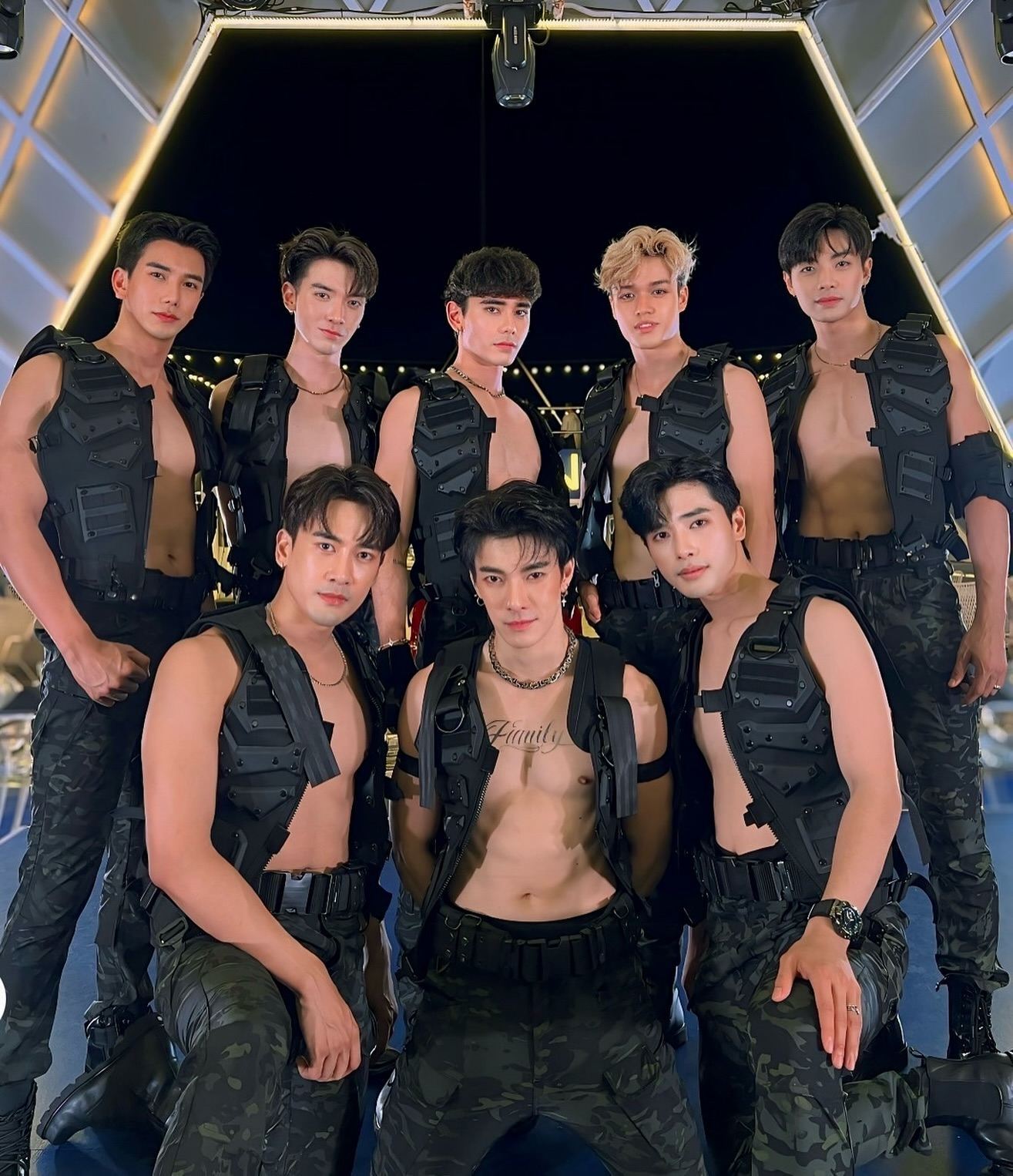 【芭達雅一日嗨玩！】格蘭島踏浪+“東方公主號”遊船男模夜秀狂歡！