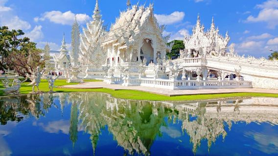 Premium Small Group: Chiang Rai Black, White, and Blue Temples 1-day Tour|Optional Red Temple/Golden Triangle/Long Neck Village