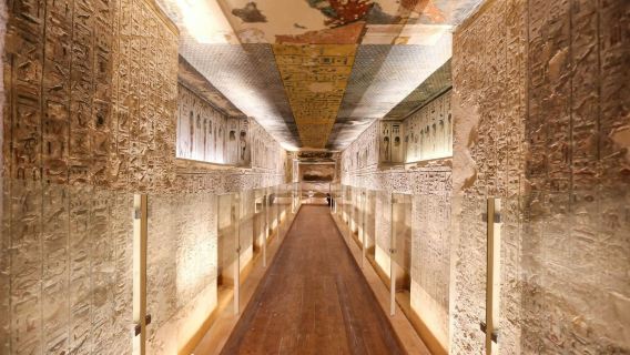 Luxor: Valley of the Kings Guided Tour + Roundtrip Transfer