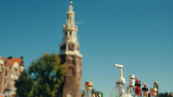 Cozy and fun canal boat tour of Amsterdam