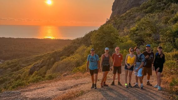 Île Maurice : Randonnée guidée au lever du soleil et ascension du mont Le Morne