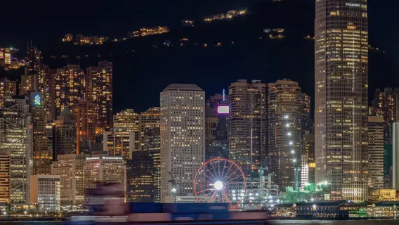 Hong Kong 1-day tour: Must-see Classic Attractions with Customization Options|guide|Multilingual local guide|private charter