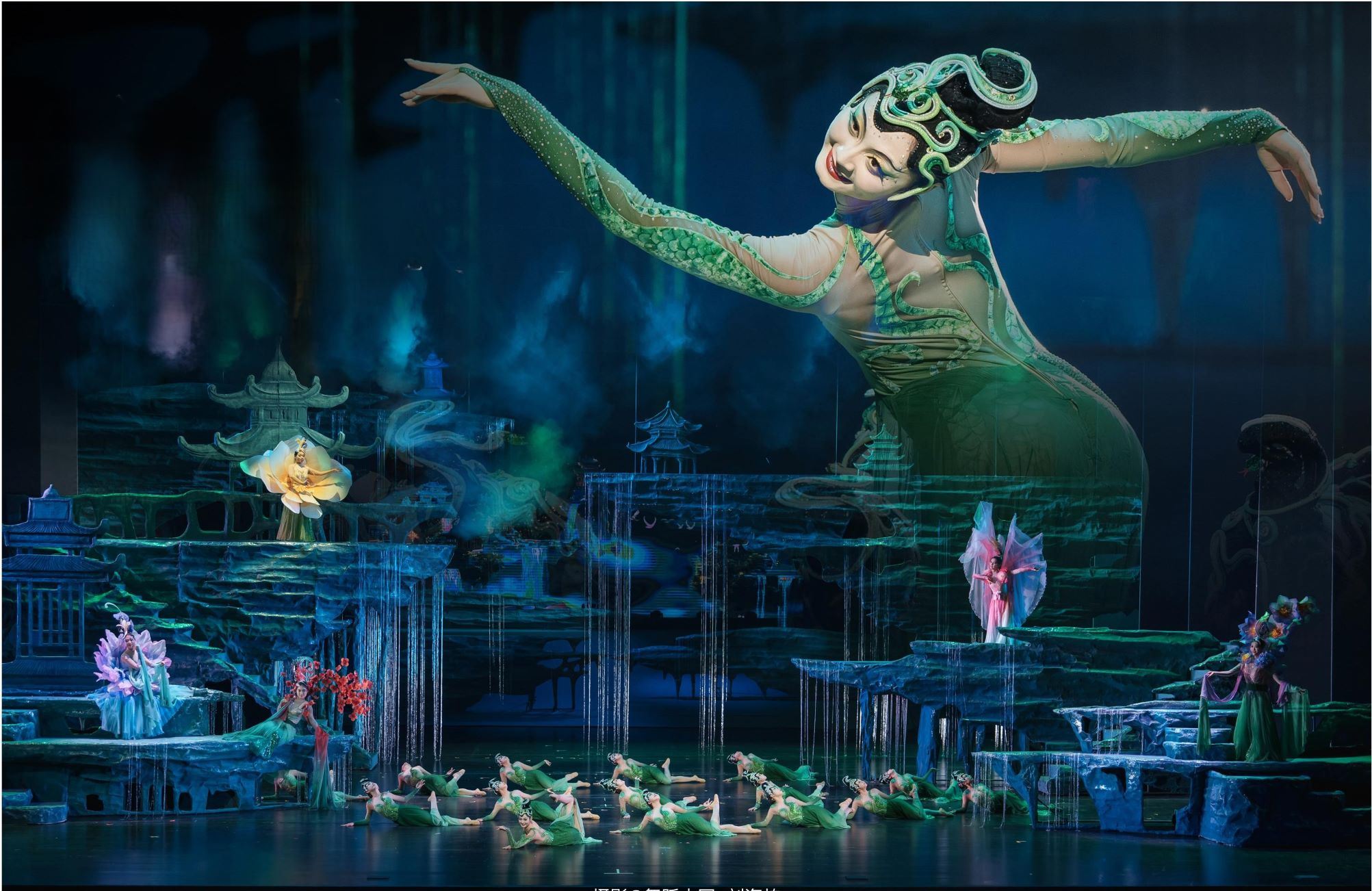 Entrada del espectáculo de gran escala "La leyenda de Lanzhong" (Amor milenario + La leyenda oculta de Lanzhong + Espacio de ilusiones interior + Representación inmersiva)