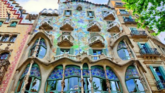 西班牙巴特羅之家【免排隊入場 中文官方導覽 + 登龍背露台】精講小團