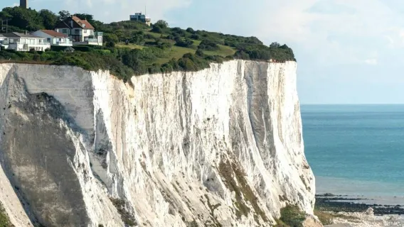 Canterbury, Dover Castle & the White Cliffs: Guided Tour from London