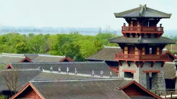 Excursión de un día a Xiantao en Hubei: Aldea de Ensueño + Pueblo de Mianyang + Lago Paihu con servicio de coche privado con conductor, disponible en chino e inglés