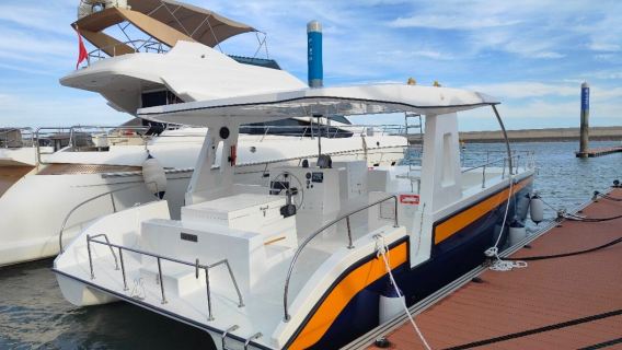 【福州平潭遊艇包船】平潭 35尺飛橋遊艇包船出海～贈送水果飲料+豐富水上項目等你來體驗