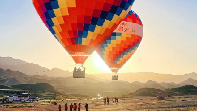 Lawatan Sehari Zhangye ke Kuil Kuda Tapak + Binggou + Danxia [Sewaan Peribadi Zhangye / Jemputan dari Hotel / Kebebasan Peribadi]