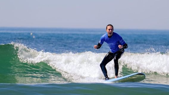 Porto: Surf Lessons with transfer at Porto Surf School