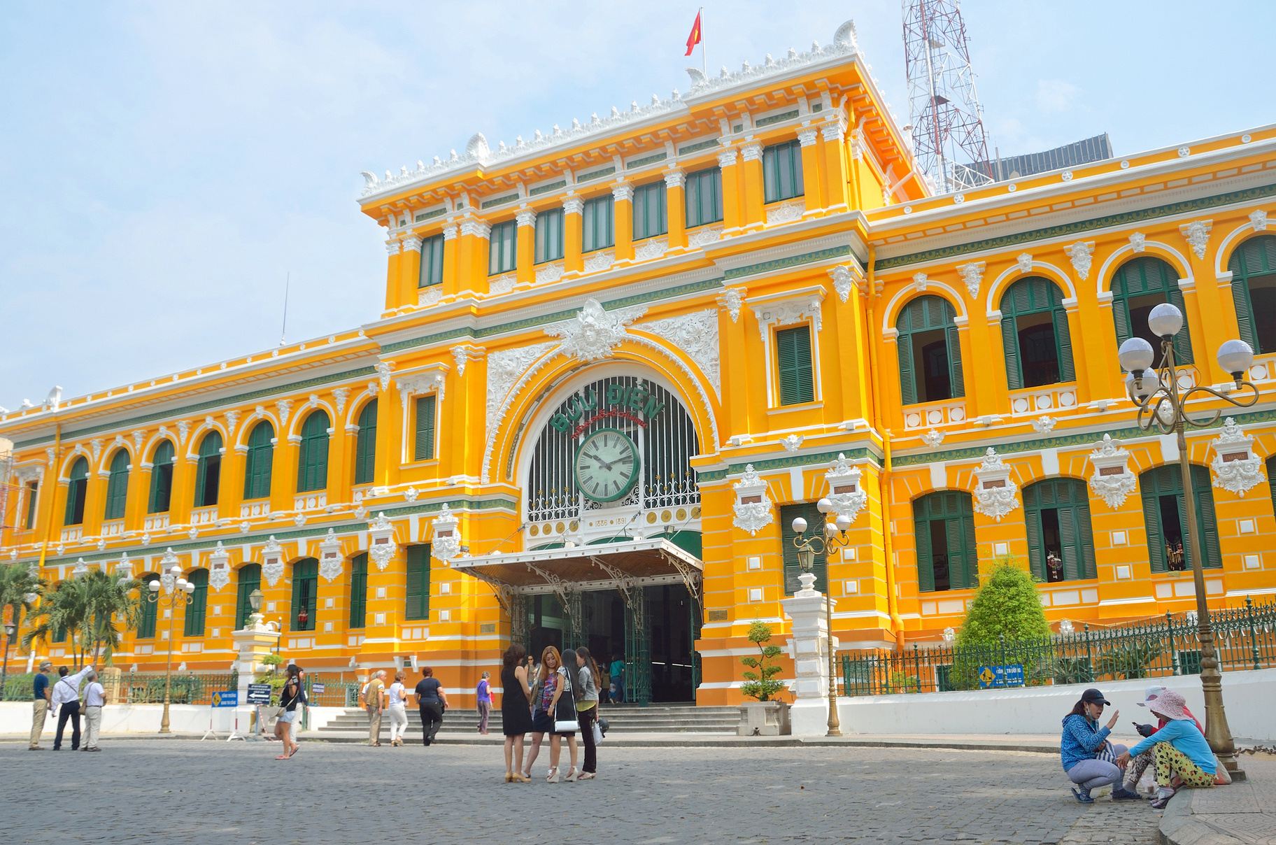 City Tour: Ho Chi Minh Full Day (Tranpostation,Entrace fee,Guid,Lunch set menu,...)