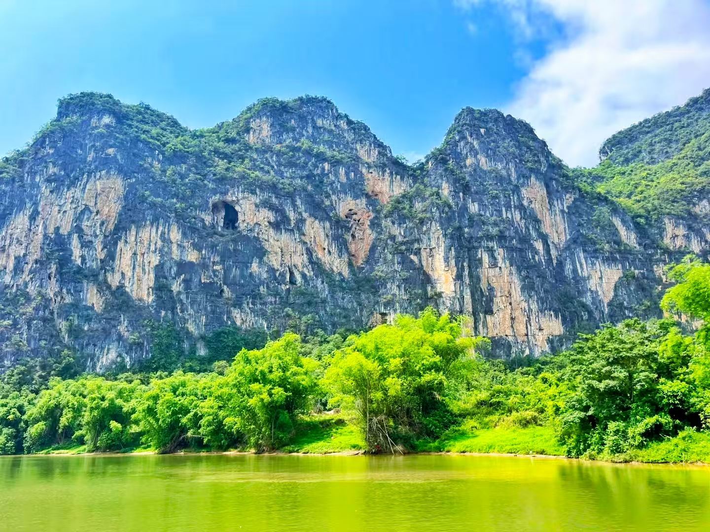 Ningming Huashan Rock Paintings + Chongzuozhuangzu Museum