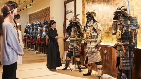 Bài học kiếm Tokyo tại Bảo tàng Samurai Ninja
