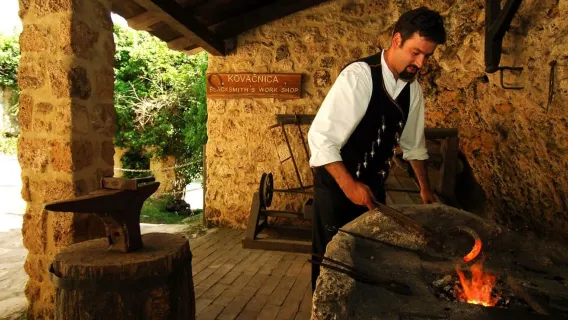 De Trogir, Seget et Okrug : visite culturelle des cascades de Krka