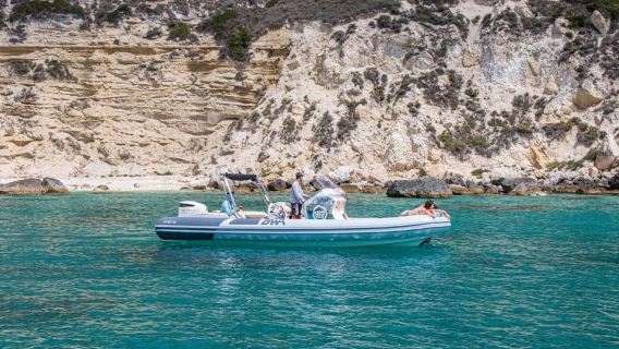 Cagliari: Zodiac-Bootstour, 3-4 Badestopps, Wein & Schnorcheln