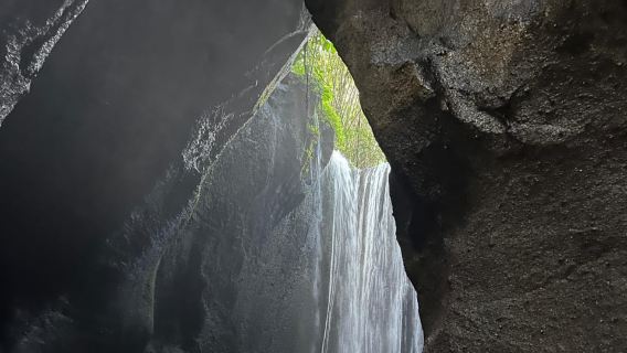 발리: 베사키 사원, 투카드 체풍 폭포, 펭리푸란