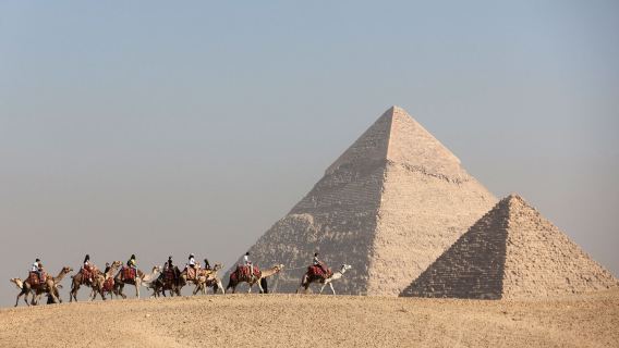 Scopri le meraviglie dell'antico Egitto con questo tour guidato di un'intera giornata partendo da Il Cairo