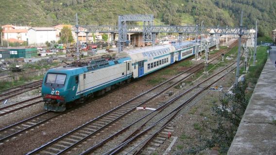 Lucca from/to Pistoia: reach Tuscany's cities of art by rail