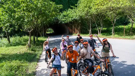 ニンビン1日ツアー：ホアルー、タムコック／チャンアン（ビュッフェランチ＆送迎付き）