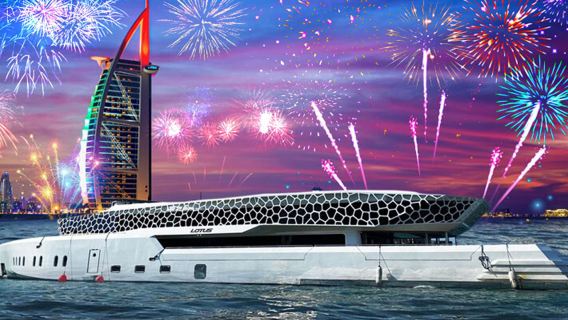 [Lotus Royale Cruise Yatch] Crociera notturna illuminata sull'isola di Palm Jumeirah con il mega yacht Lotus - Tour romantico in mare - Cena a buffet a bordo del mega yacht Lotus