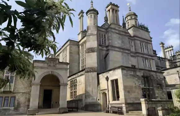 曼徹斯特來回一日遊：哈洛卡爾花園＋納爾斯博樂城堡精緻私家團