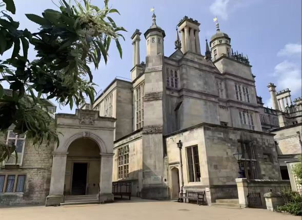 曼徹斯特來回一日遊：哈洛卡爾花園+納爾斯博樂城堡精緻私家團