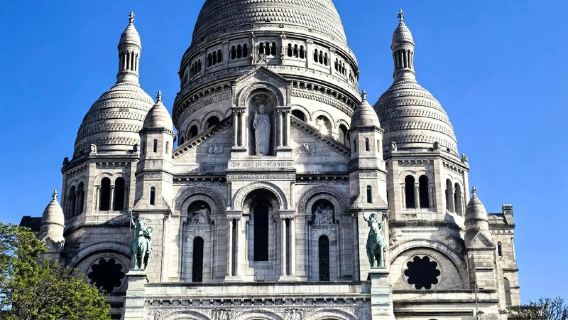 法國巴黎蒙馬特高地+聖心堂+老佛爺/巴黎春天百貨+歌劇院