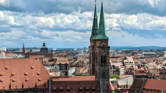 Kastil Nuremberg + Museum Mainan Nuremberg + Alun-Alun Pasar Utama + perjalanan satu hari ke Gereja St. Lorenz