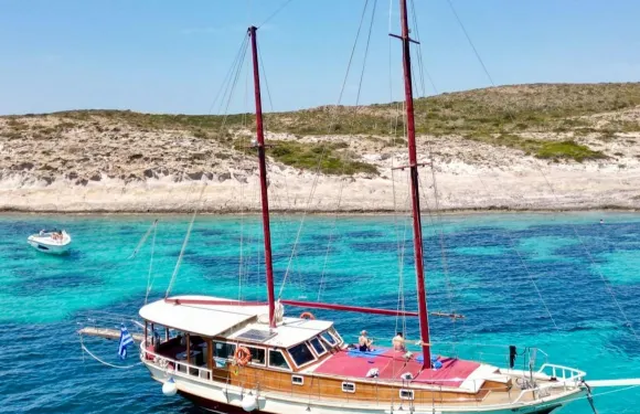 安提帕羅斯、藍潟湖與迪斯波提科島：全日郵輪之旅 + 午餐 + 飲品