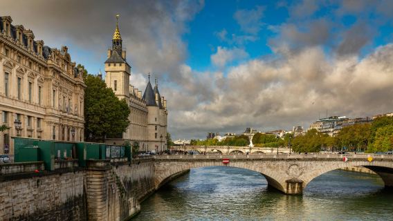 法國巴黎聖心大教堂+羅浮宮+巴黎聖母院+西岱島包車一日遊