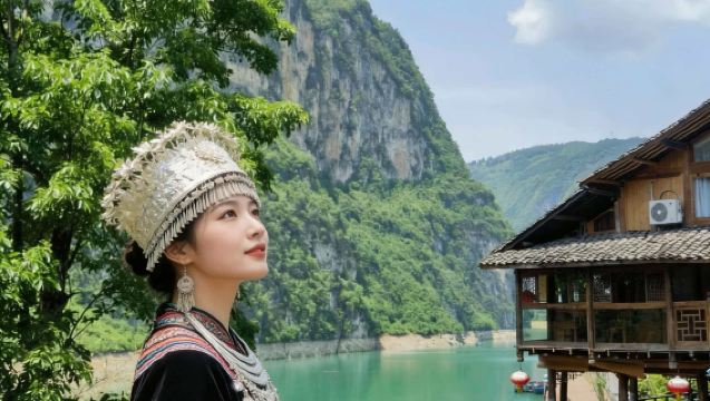 Lawatan sehari ke Kota Chiyou Jiuli di Kaunti Berautonomi Pengshui Miao dan Tujia + Bandar Lama Gongtan + pelayaran sebenar di Galeri Wujiang