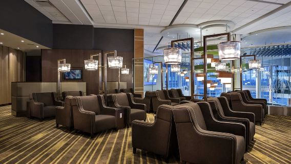 VIP-зала Plaza Premium Lounge у міжнародному аеропорту Ванкувер, Канада | Послуги для транзитних пасажирів: 3/6-годинний перебування з харчуванням