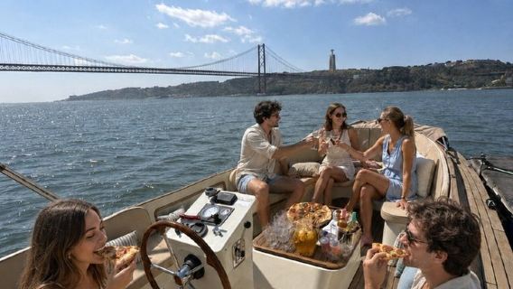 Lizbon: Pizza ve Açık Büfeli Premium Konforlu Tekne