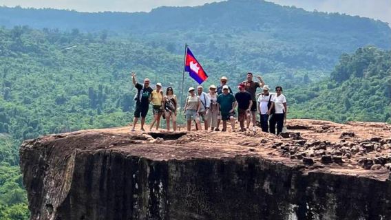 Ημερήσια εκδρομή στο Ιερό Βουνό Phnom Kulen, τον Καταρράκτη και τα 1000 Λίνγκα με Γεύμα