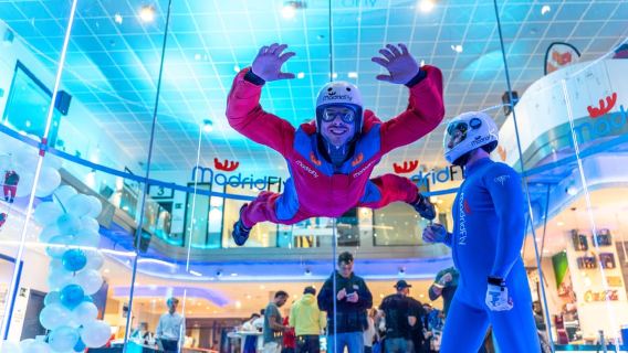 Madrid: Indoor Skydiving Experience