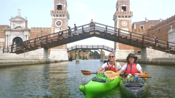 Venice: Hidden Canal Gems Kayak Tour with Certified Guide