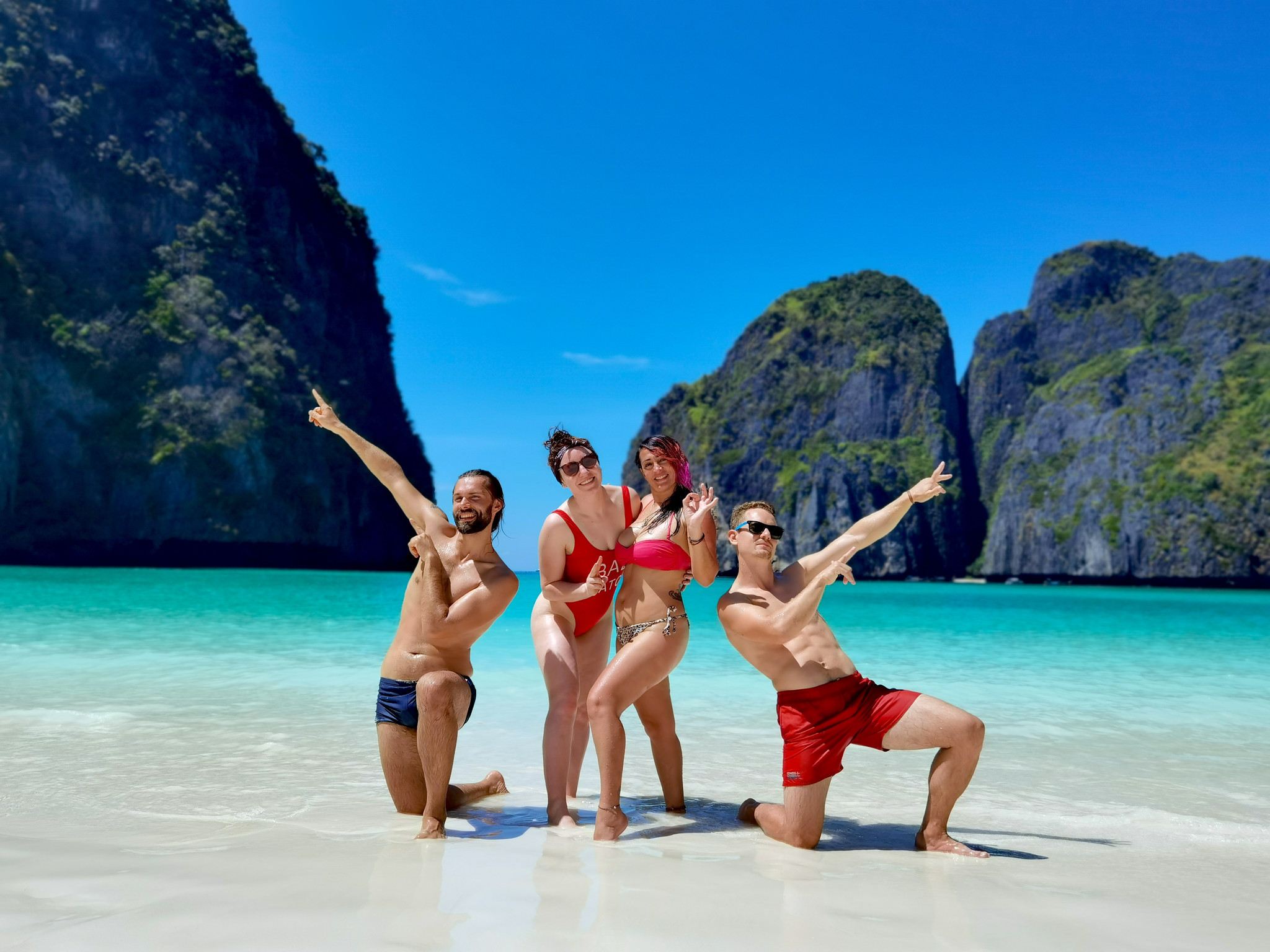 Da Phuket: escursione di un giorno a Phi Phi con tour privato in longtail
