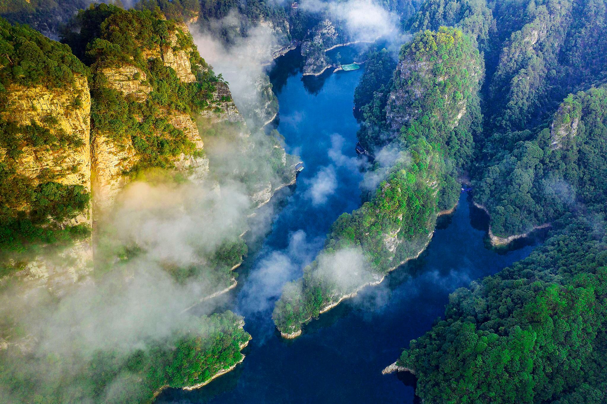 Zhangjiajie Day Tour with Baofeng Lake and Huanglong Cave