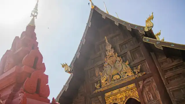Chiang Mai Old City & Temples Guided Walking Tour – 2 Hours