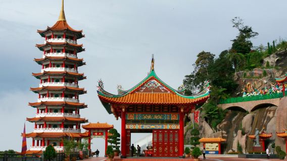 Genting Highlands Tour with Skytropolis Indoor Theme Park Ticket and Cable Car