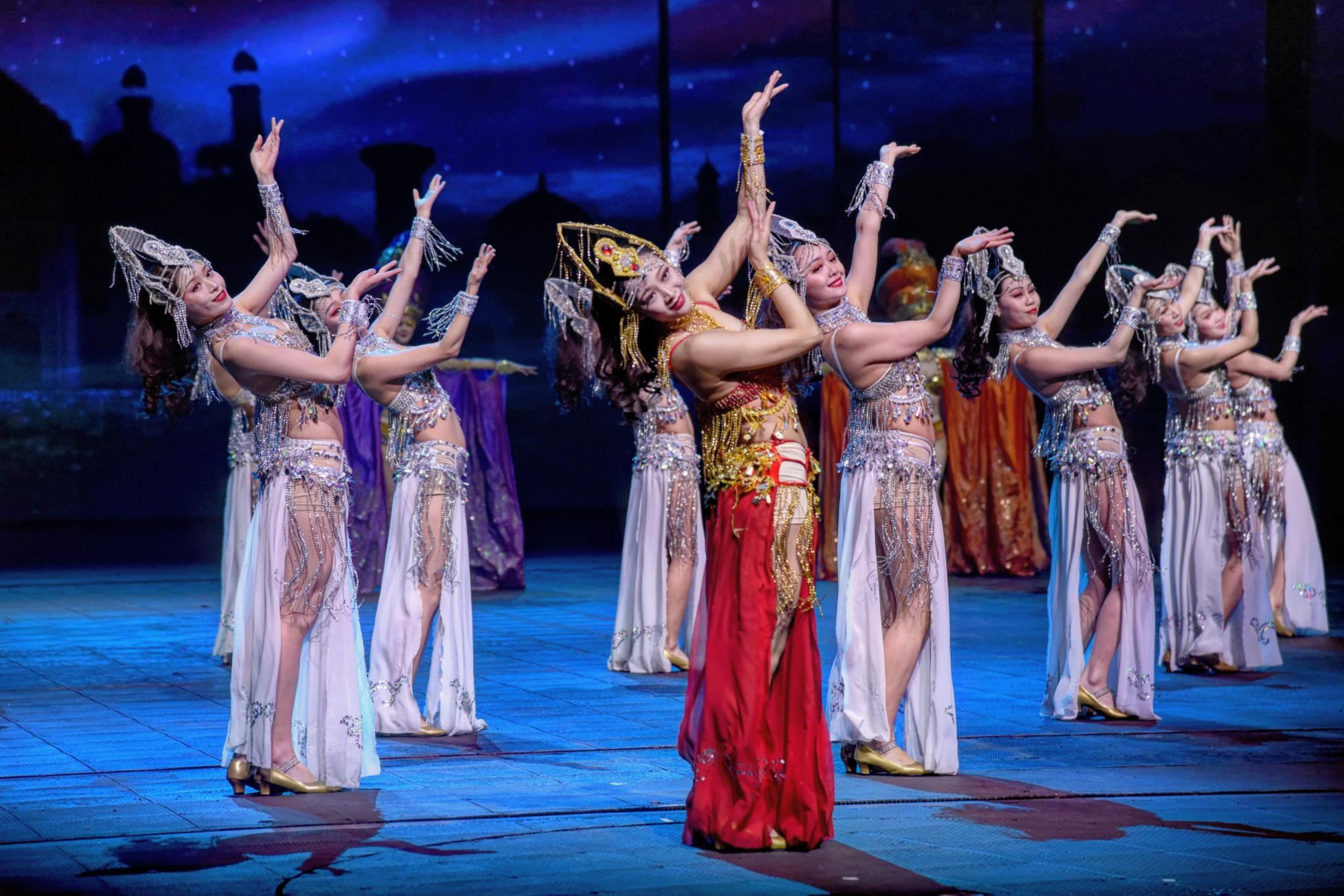 Hangzhou Songcheng Eternal Love Show & Xixi National Wetland Park Chinese-language group tour one-day trip