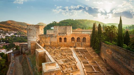 Granada: biglietto e visita guidata per l'Alhambra e il Giardino del Generalife