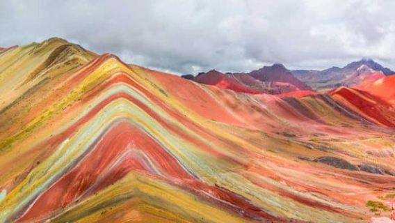 Cusco : excursion privée d'une journée à la montagne arc-en-ciel avec déjeuner