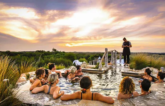 墨爾本莫寧頓|半島溫泉+藝術酒莊+亞瑟王座一日遊【中文司導】