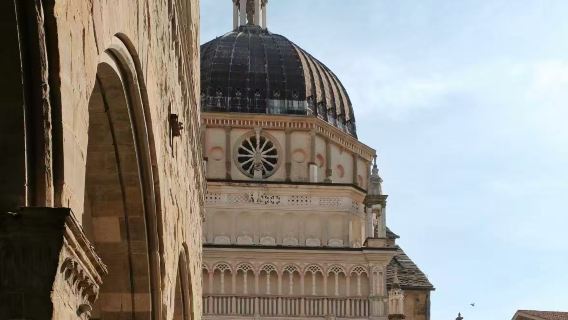 貝加莫五大經典包車路線：上城+廣場+禮拜堂+城堡+學院