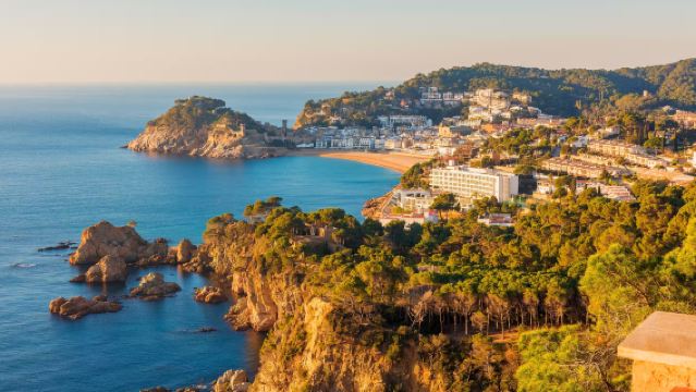 Lawatan sehari sewaan peribadi dari Barcelona ke Tossa de Mar + lokasi penggambaran Game of Thrones di Gerona