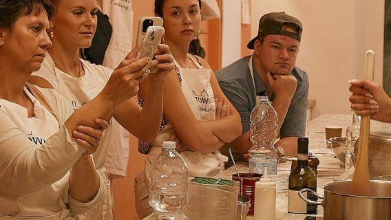 Wanna Be Italiano - Il corso di cucina originale e il tour gastronomico del mercato di Firenze