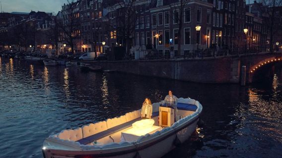 Amsterdam: Smoke-Friendly Canal Cruise