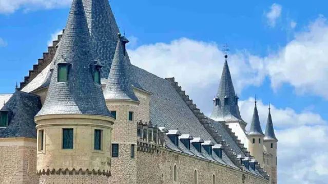 穿越兩千載時光：馬德里出發 探秘塞哥維亞的羅馬奇跡與夢幻城堡