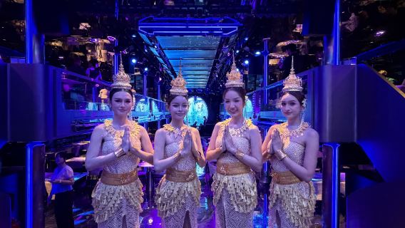 Bangkok Super Galaxy | Nieuwe avondboottocht op de Chao Phraya-rivier | Zeevruchtenbuffet + live muziekoptreden