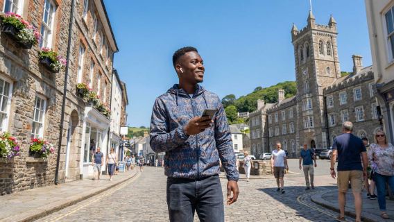 Passeio de Áudio por Dartmouth: Viagem pelos Portos Históricos e Trilhos de Dartmouth
